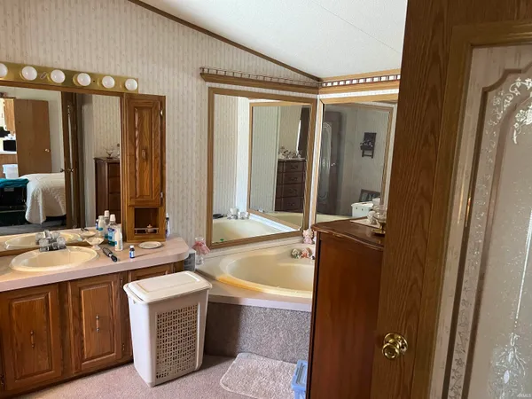$259,000 | 9221 East County Road 500 North, Albany, IN 47320