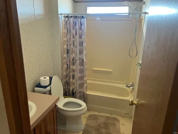 $259,000 | 9221 East County Road 500 North, Albany, IN 47320