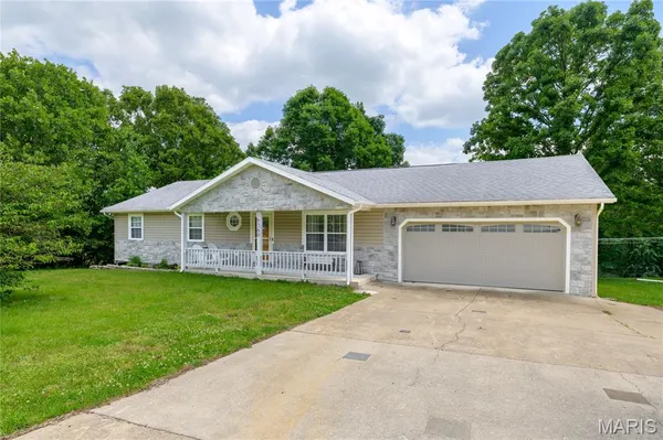 $279,900 | 16560 Titan Road, St. Robert, MO 65584