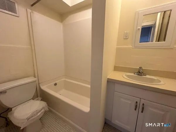 $1,850 | 218 Bedford Street, Unit 4B, Stamford, CT 06901