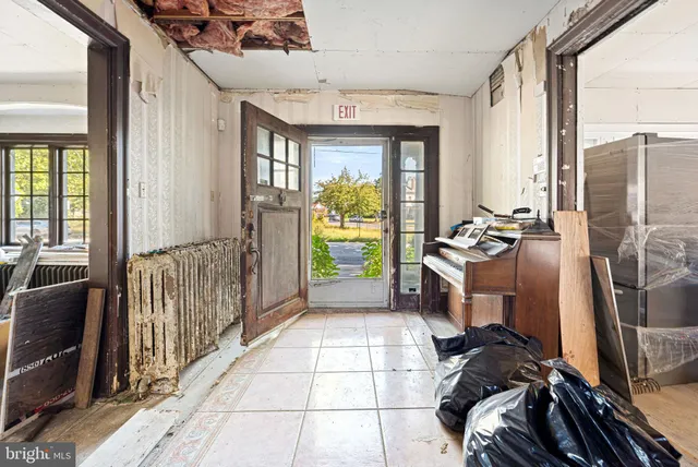 a view of an outdoor space with seating area