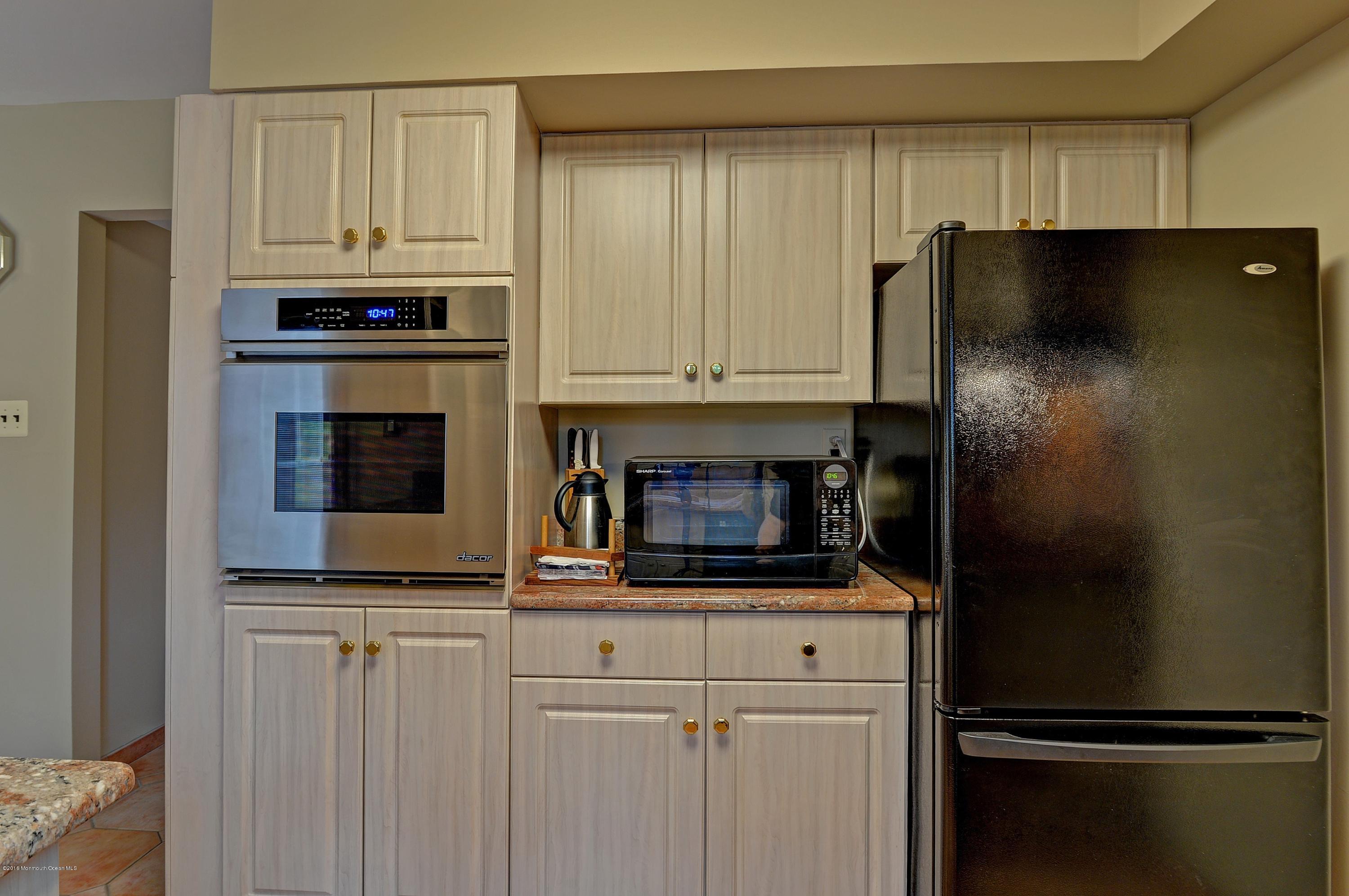 10 Concord Road Marlboro, NJ 07746 - Photo 12 of 26 014_Kitchen