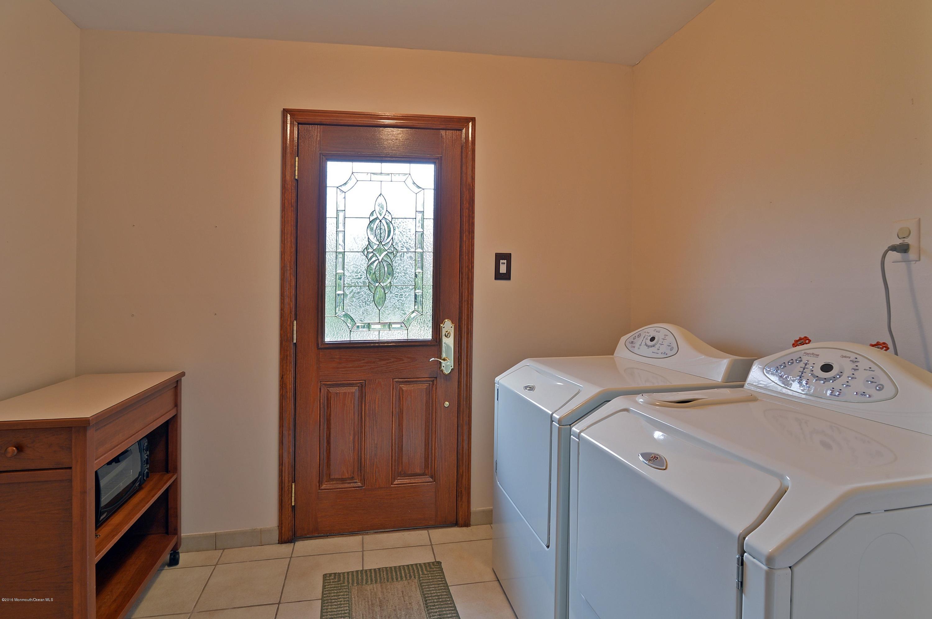 10 Concord Road Marlboro, NJ 07746 - Photo 23 of 26 027_Laundry