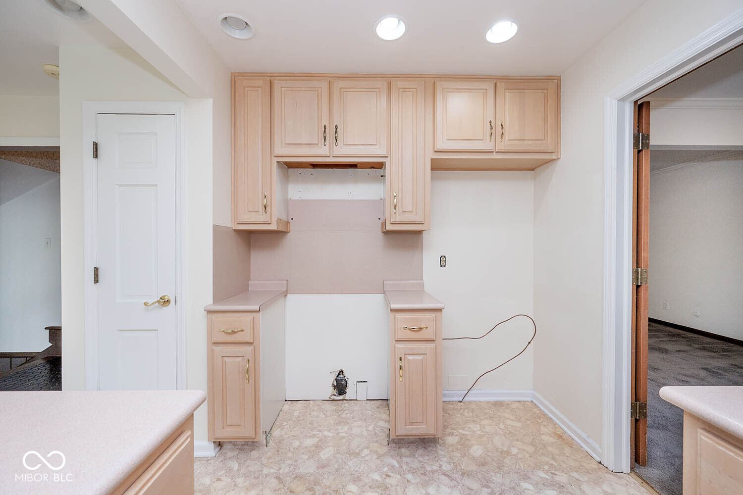 8959 Rexford Road Indianapolis, IN 46260 - Photo 21 of 51 Gallery Image 21