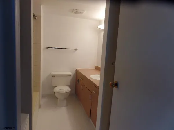 $1,000 | 655 Absecon Boulevard, Unit 217, Atlantic City, NJ 08401