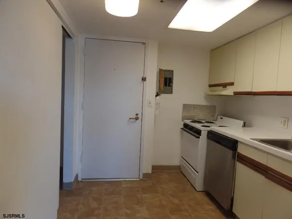 $1,000 | 655 Absecon Boulevard, Unit 217, Atlantic City, NJ 08401