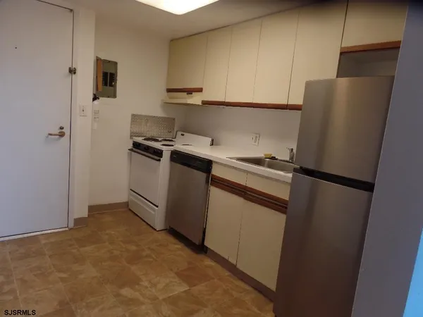 $1,000 | 655 Absecon Boulevard, Unit 217, Atlantic City, NJ 08401