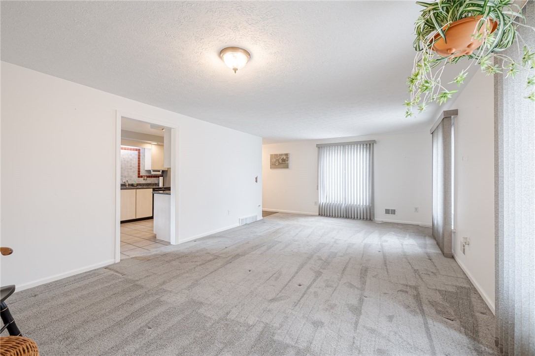 724 Shanlee Drive Webster, NY 14580 - Photo 10 of 32