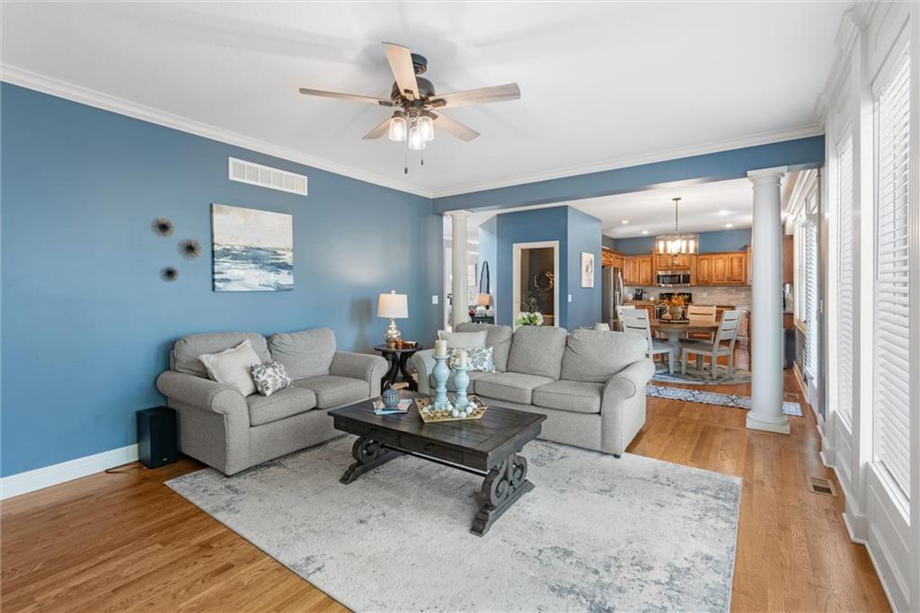 820 Southwest 35 Street Lee's Summit, MO 64082 - Photo 6 of 27