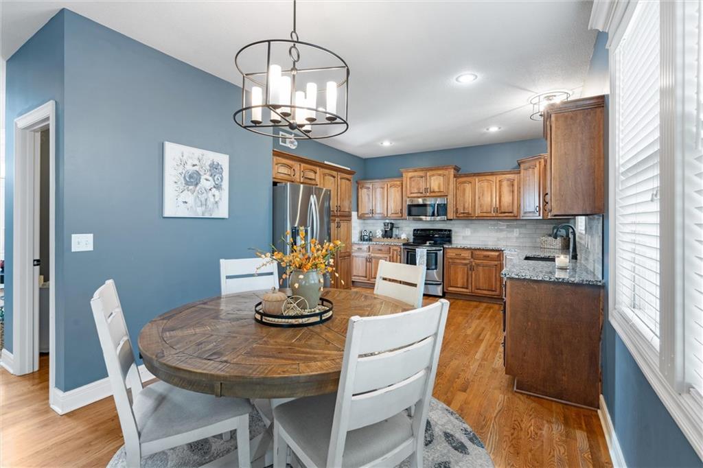 820 Southwest 35 Street Lee's Summit, MO 64082 - Photo 10 of 27