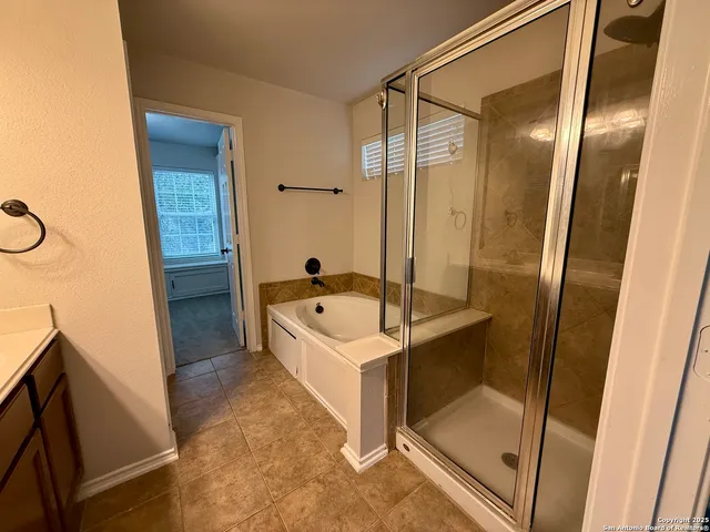 $299,900 | 122 Carmel Drive, Cibolo, TX 78108