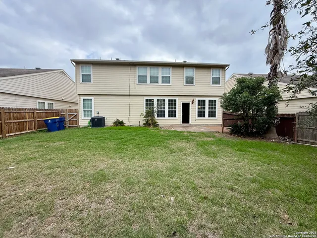 $299,900 | 122 Carmel Drive, Cibolo, TX 78108