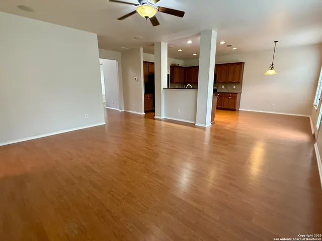 $299,900 | 122 Carmel Drive, Cibolo, TX 78108