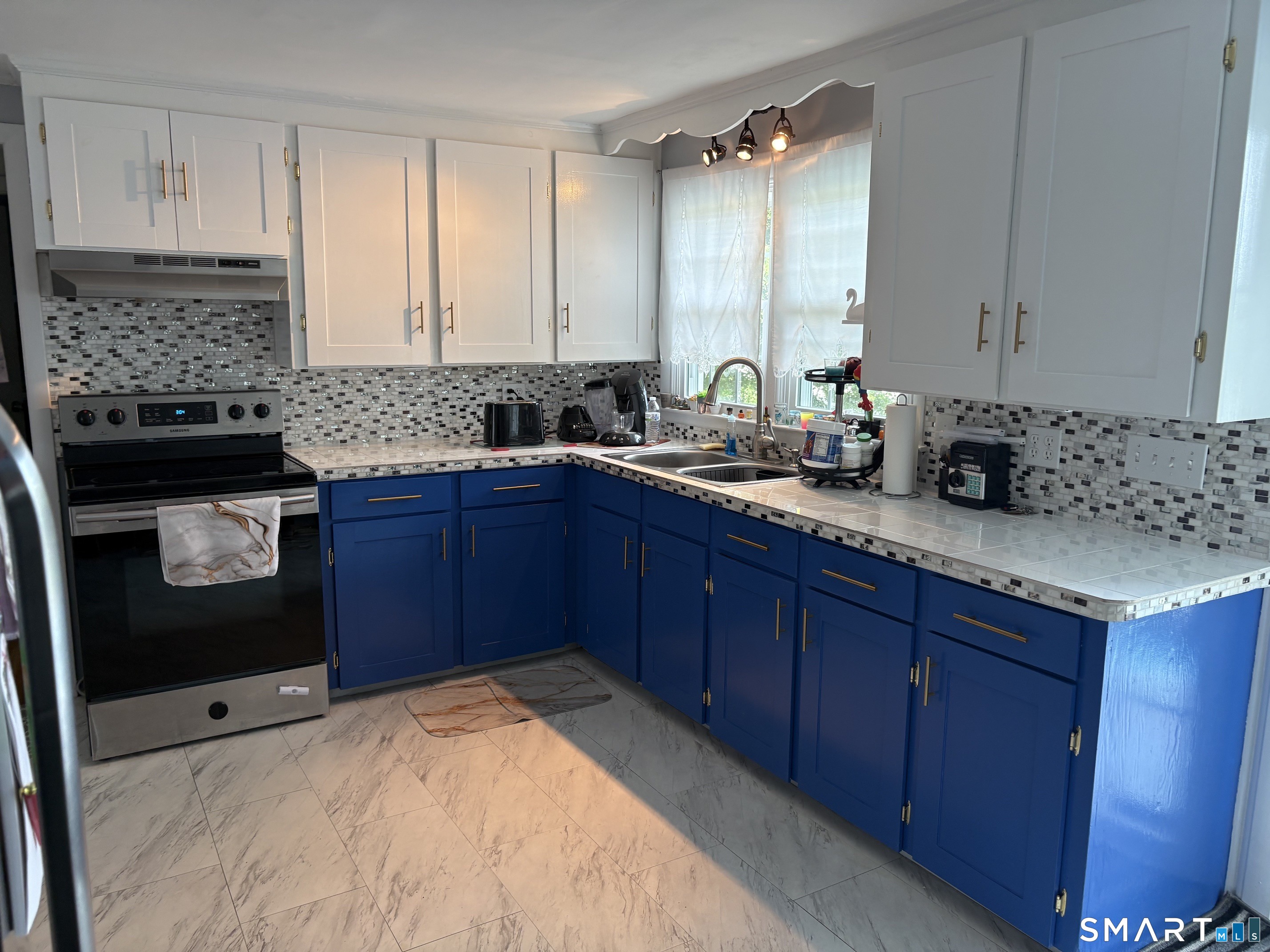 Beautifully updated kitchen . . . new! new! new!