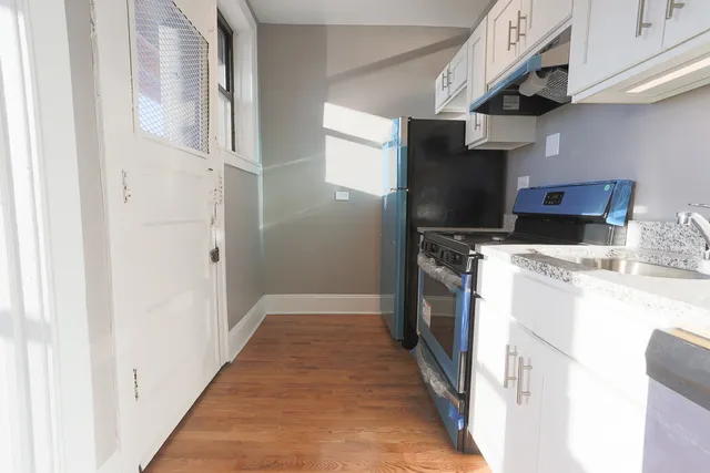 $2,297 | 637 West Cornelia Avenue, Unit 3W, Chicago, IL 60657