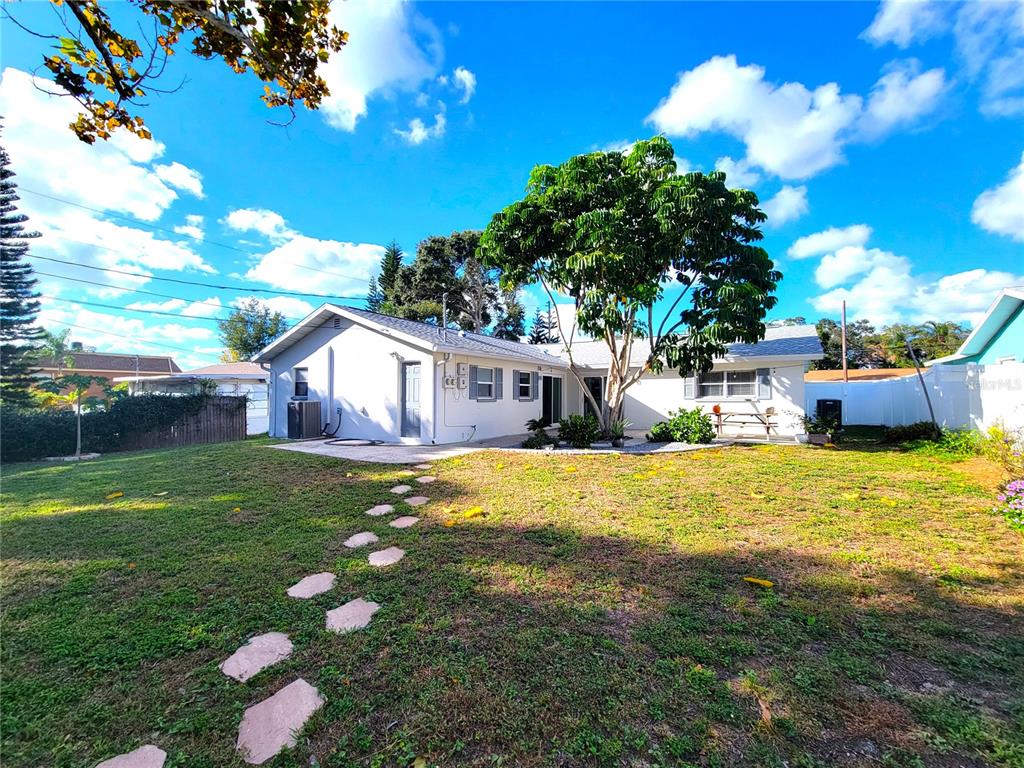 14196 Jeff Road Largo, FL 33774 - Photo 8 of 75