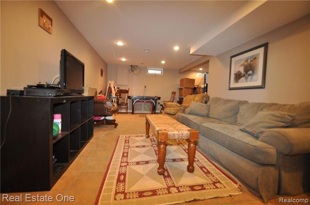 1166 Arms Court Rochester Hills, MI 48307 - Photo 24 of 30