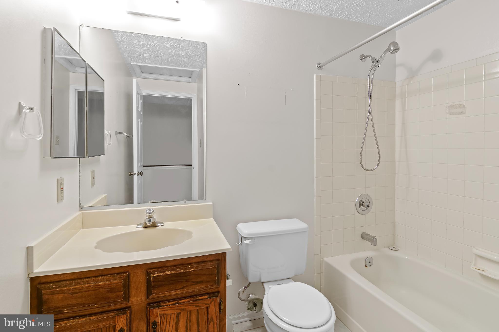 8508 Rhuddlan Road Nottingham, MD 21236 - Photo 17 of 28 Full Bath