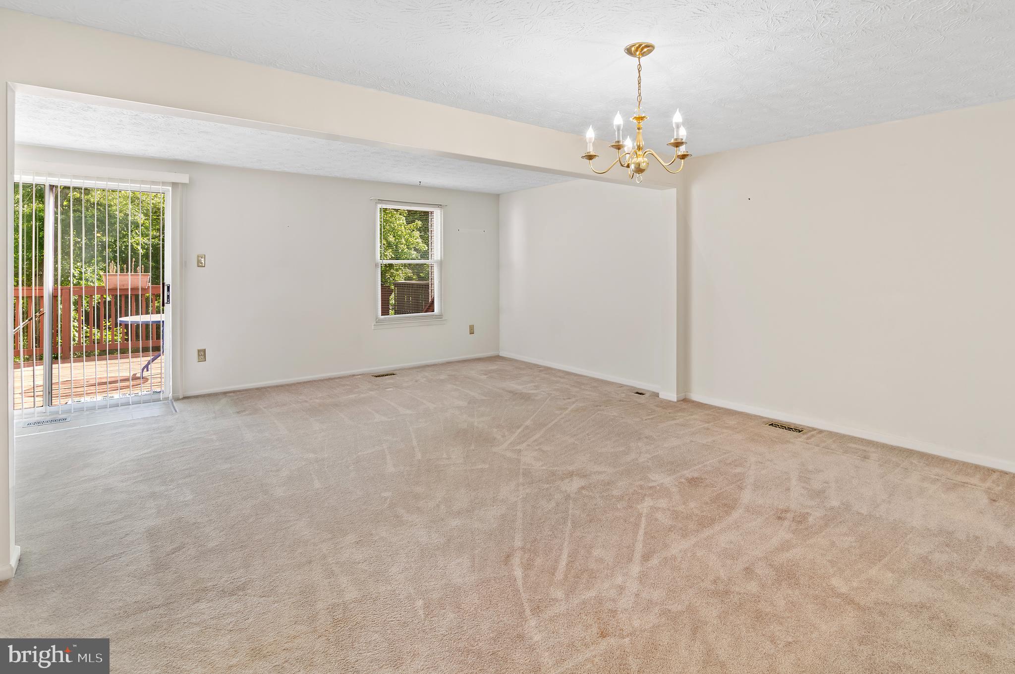 8508 Rhuddlan Road Nottingham, MD 21236 - Photo 7 of 28 Combo Living / Dining