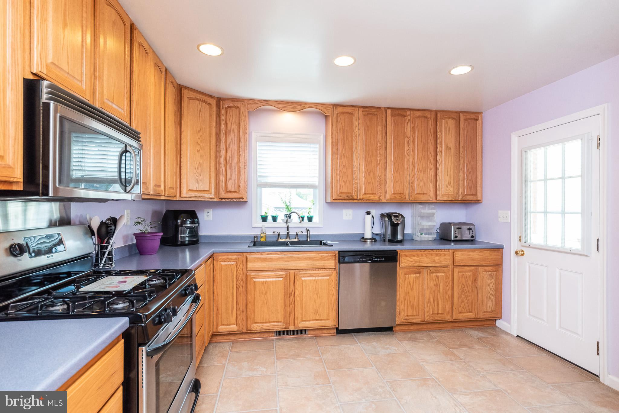 7814 Highpoint Road Baltimore, MD 21234 - Photo 10 of 51 Kitchen