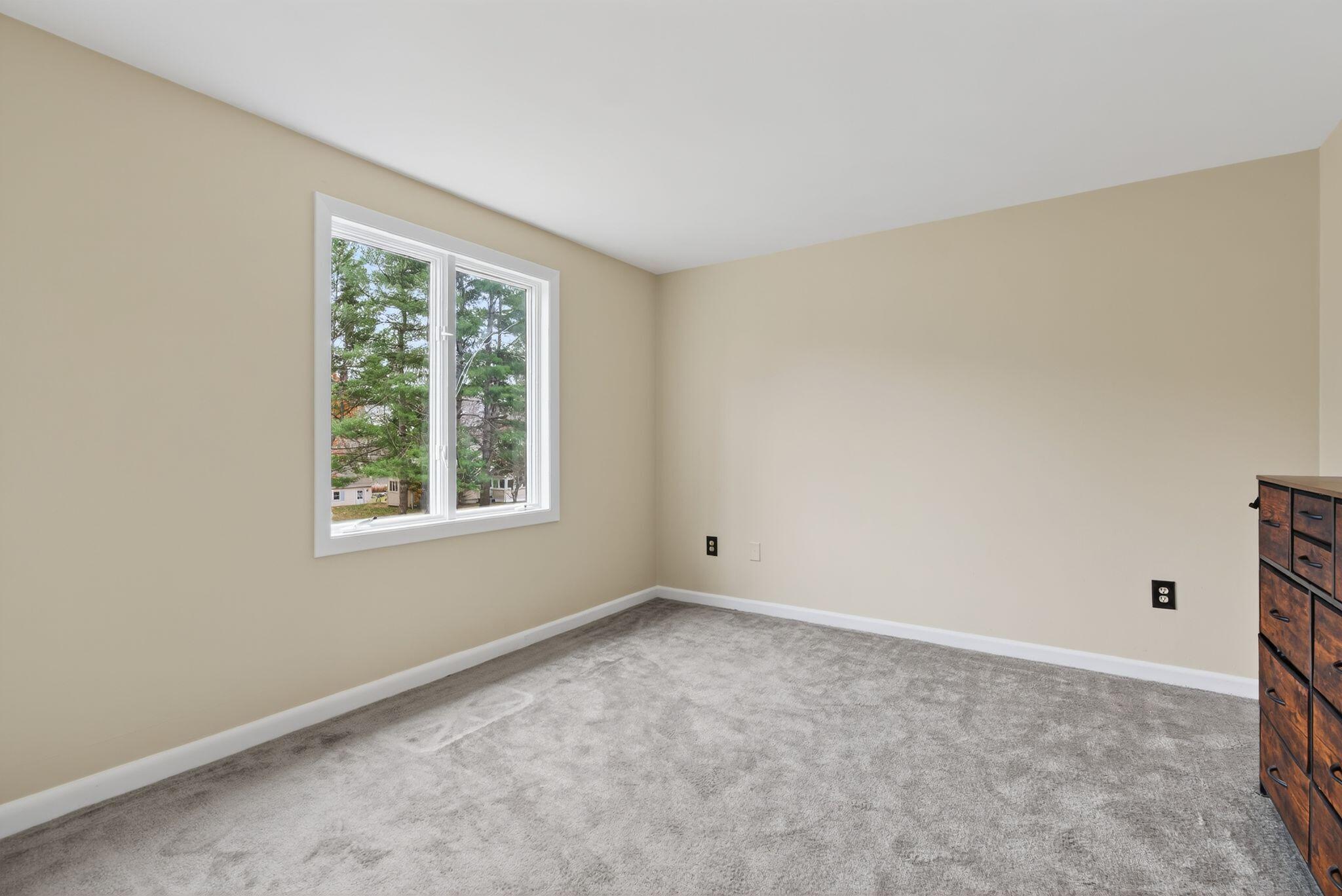 17 Graham Road, Unit 3 Westbrook, ME 04092 - Photo 18 of 35 21 Interior