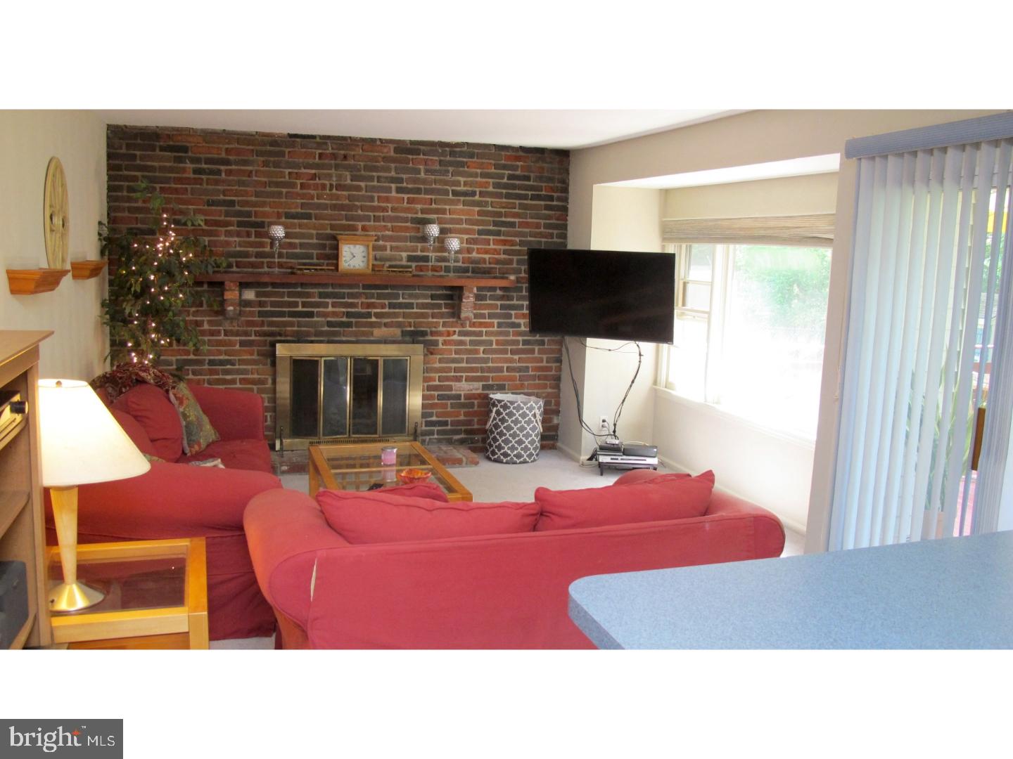 704 Parry Road Riverton, NJ 08077 - Photo 12 of 24 Family Room