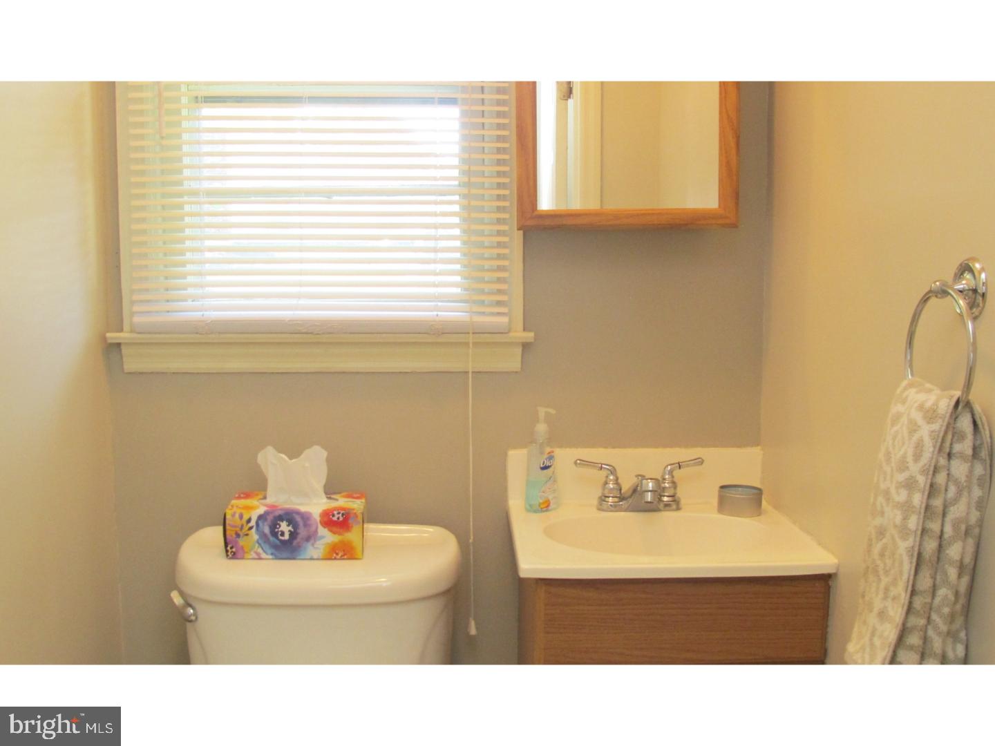 704 Parry Road Riverton, NJ 08077 - Photo 14 of 24 Half Bath