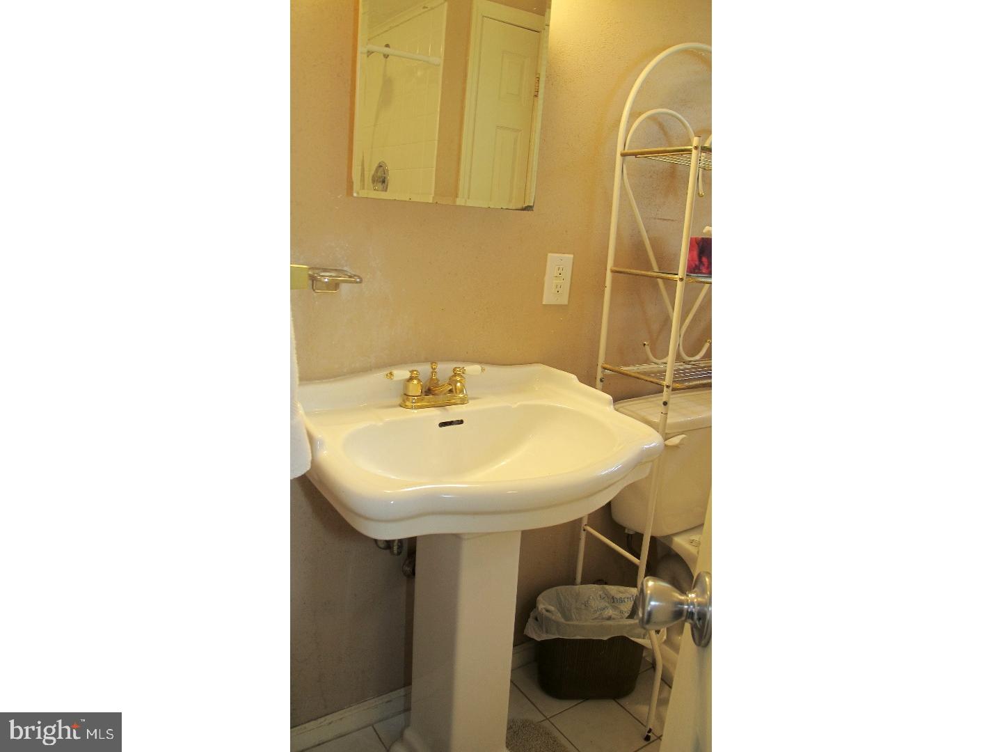 704 Parry Road Riverton, NJ 08077 - Photo 17 of 24 Master Bathroom