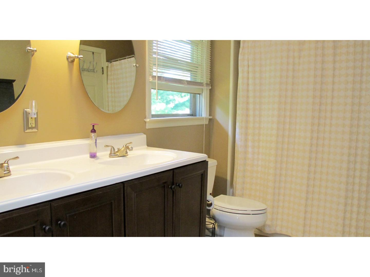 704 Parry Road Riverton, NJ 08077 - Photo 20 of 24 Bathroom