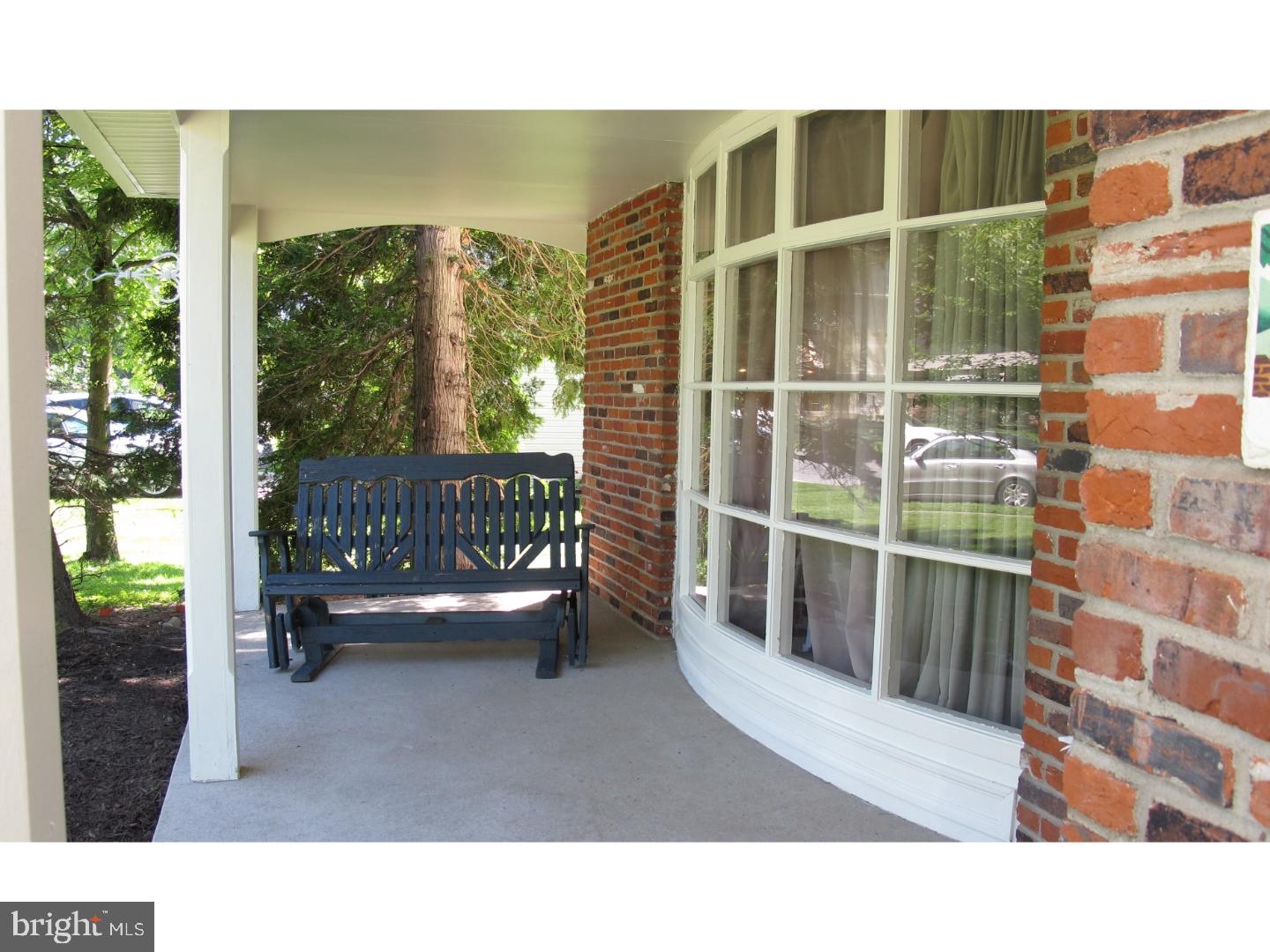 704 Parry Road Riverton, NJ 08077 - Photo 4 of 24 Porch