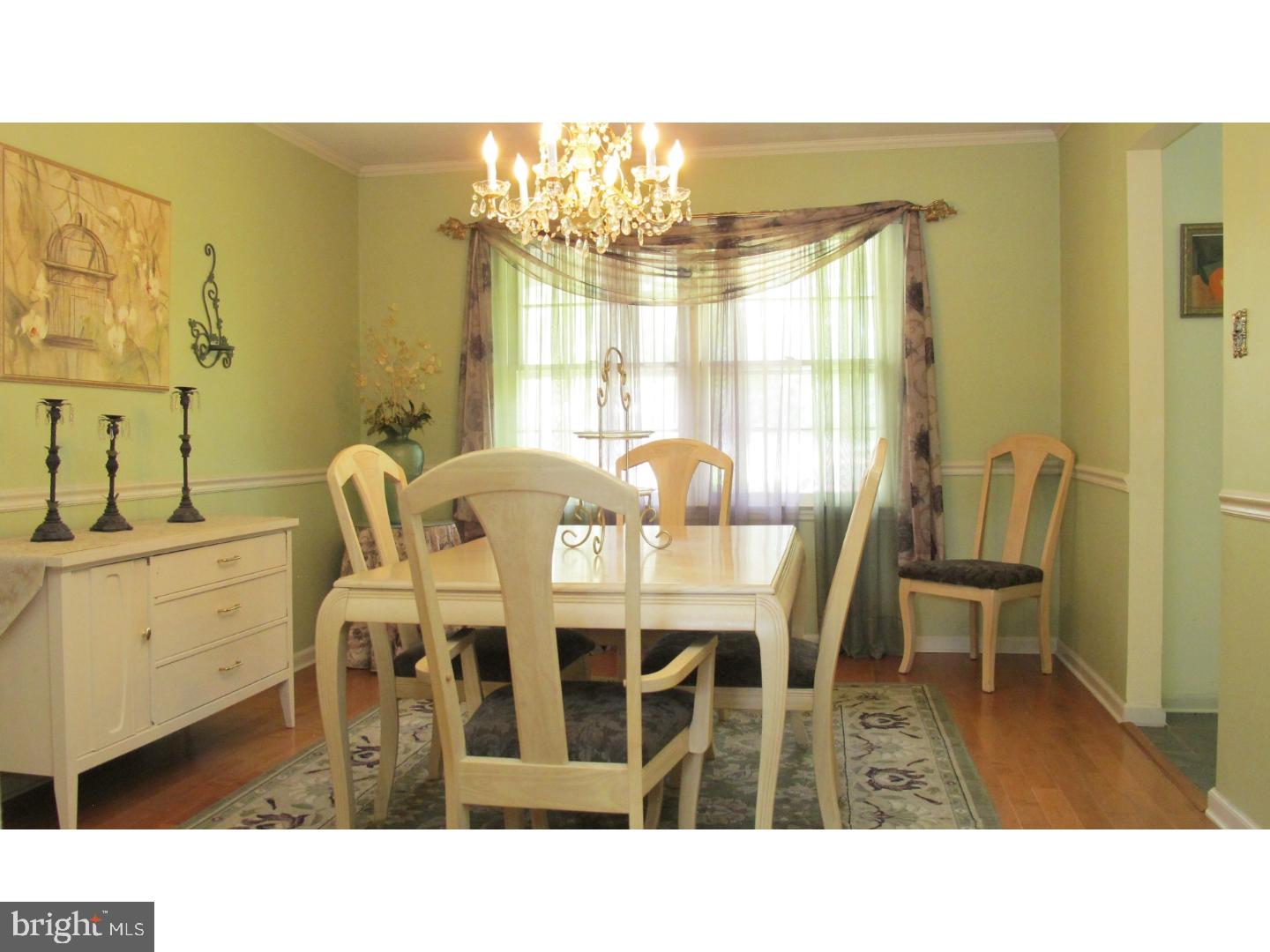 704 Parry Road Riverton, NJ 08077 - Photo 7 of 24 Dining Room