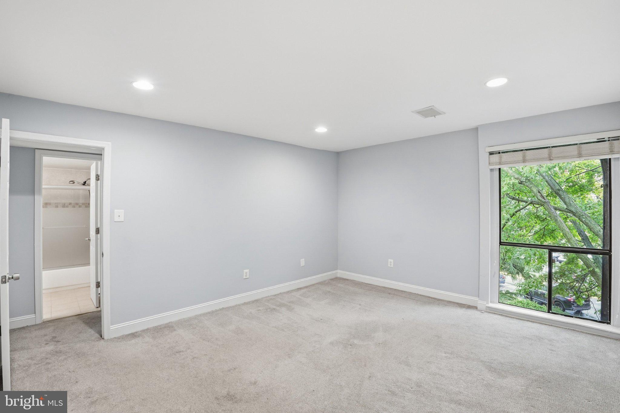 2105 Walsh View Terrace, Unit 15301 Silver Spring, MD 20902 - Photo 6 of 21 Gallery Image 6