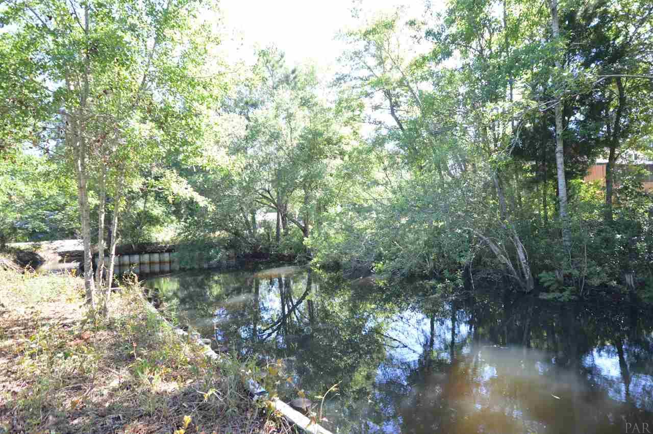 4748 Little Pelican Road Milton, FL 32583 - Photo 6 of 27 Gallery Image 6
