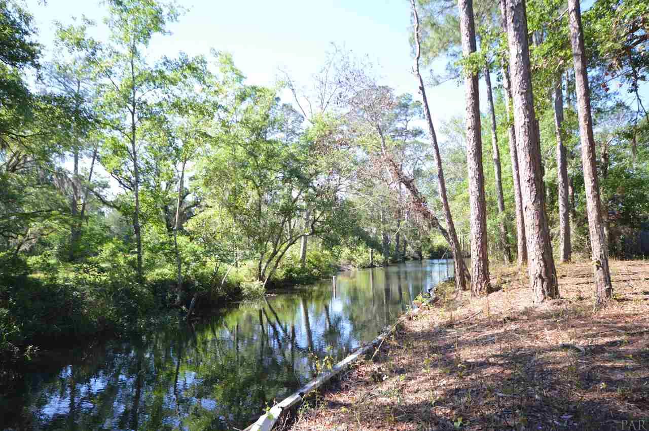 4748 Little Pelican Road Milton, FL 32583 - Photo 9 of 27 Gallery Image 9