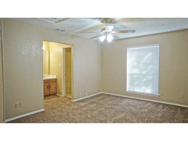 a black and white photo of a room