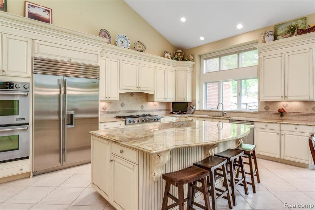 661 Langley Road Rochester Hills, MI 48309 - Photo 16 of 41