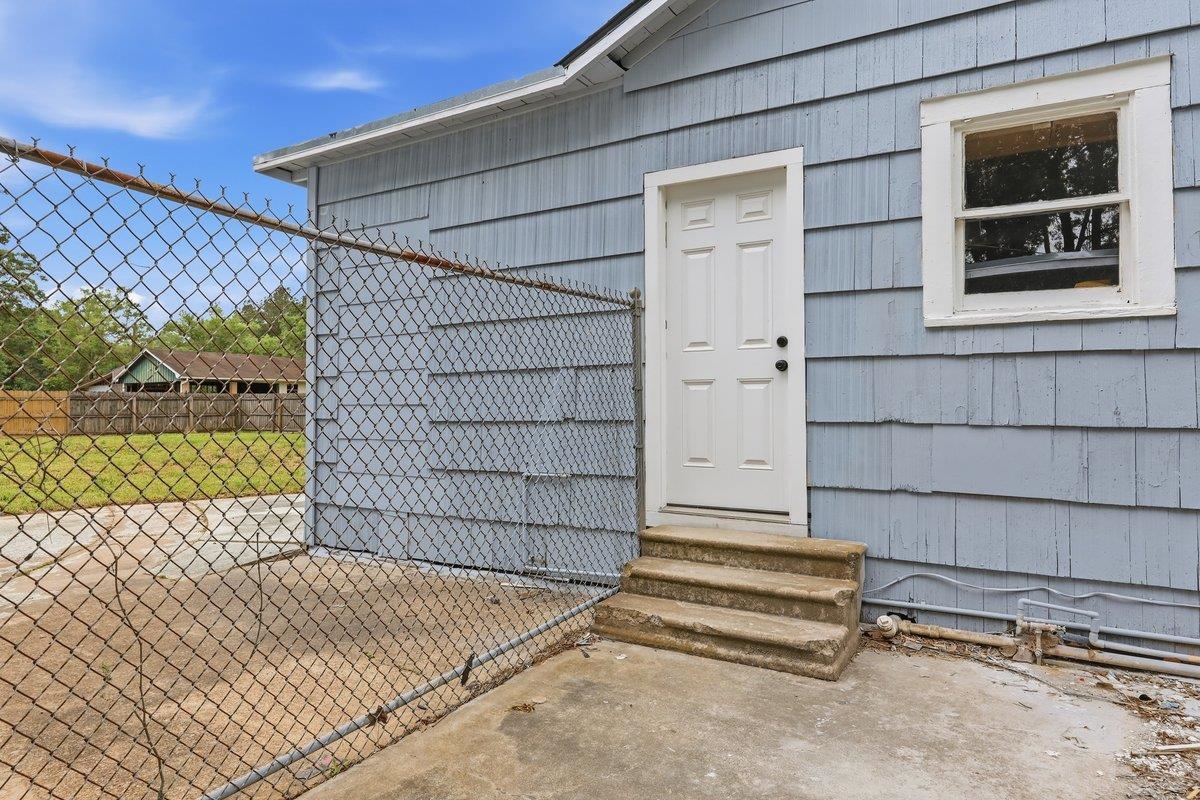 1098 Terry Road Vidor, TX 77662 - Photo 13 of 46