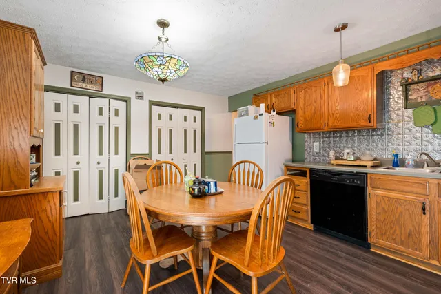 $199,900 | 198 Forest Wood Lane, Mountain City, TN 37683