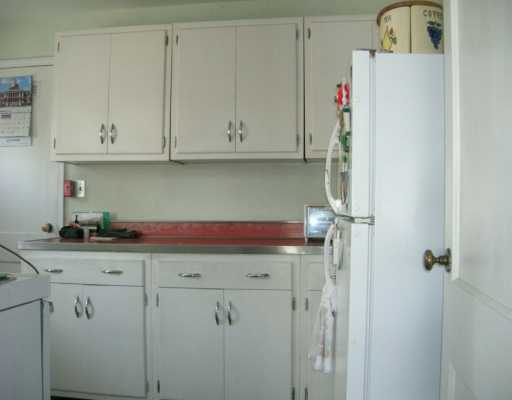 6 Nimitz Road East Providence, RI 02916 - Photo 3 of 8 Kitchen.