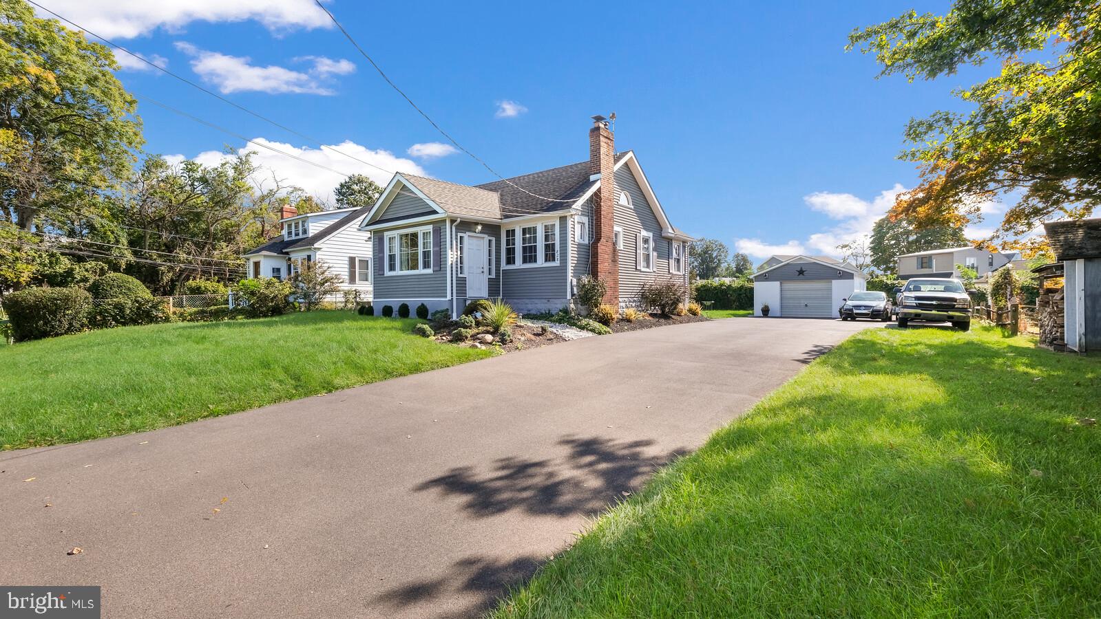 828 Newportville Road Croydon, PA 19021 - Photo 3 of 26