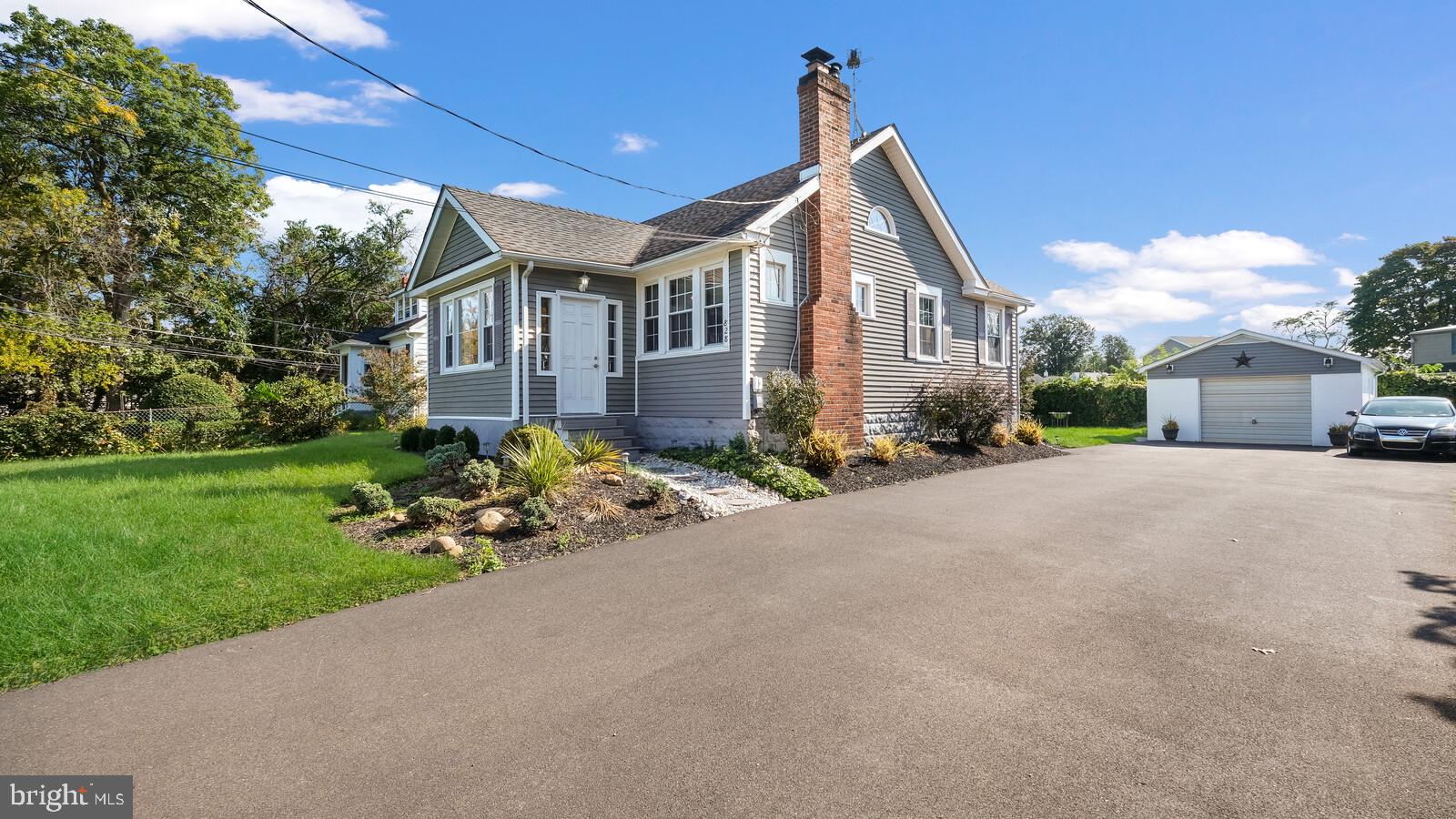 828 Newportville Road Croydon, PA 19021 - Photo 4 of 26