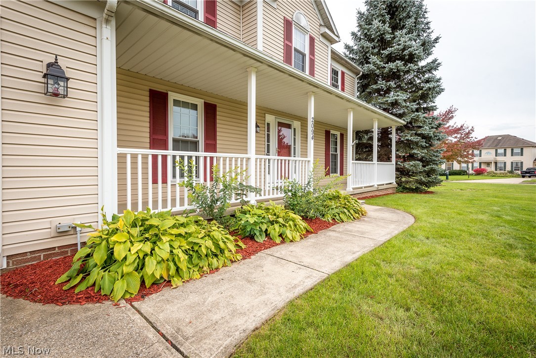 2094 Timber Ridge Trail Streetsboro, OH 44241 - Photo 5 of 33 Welcoming porch