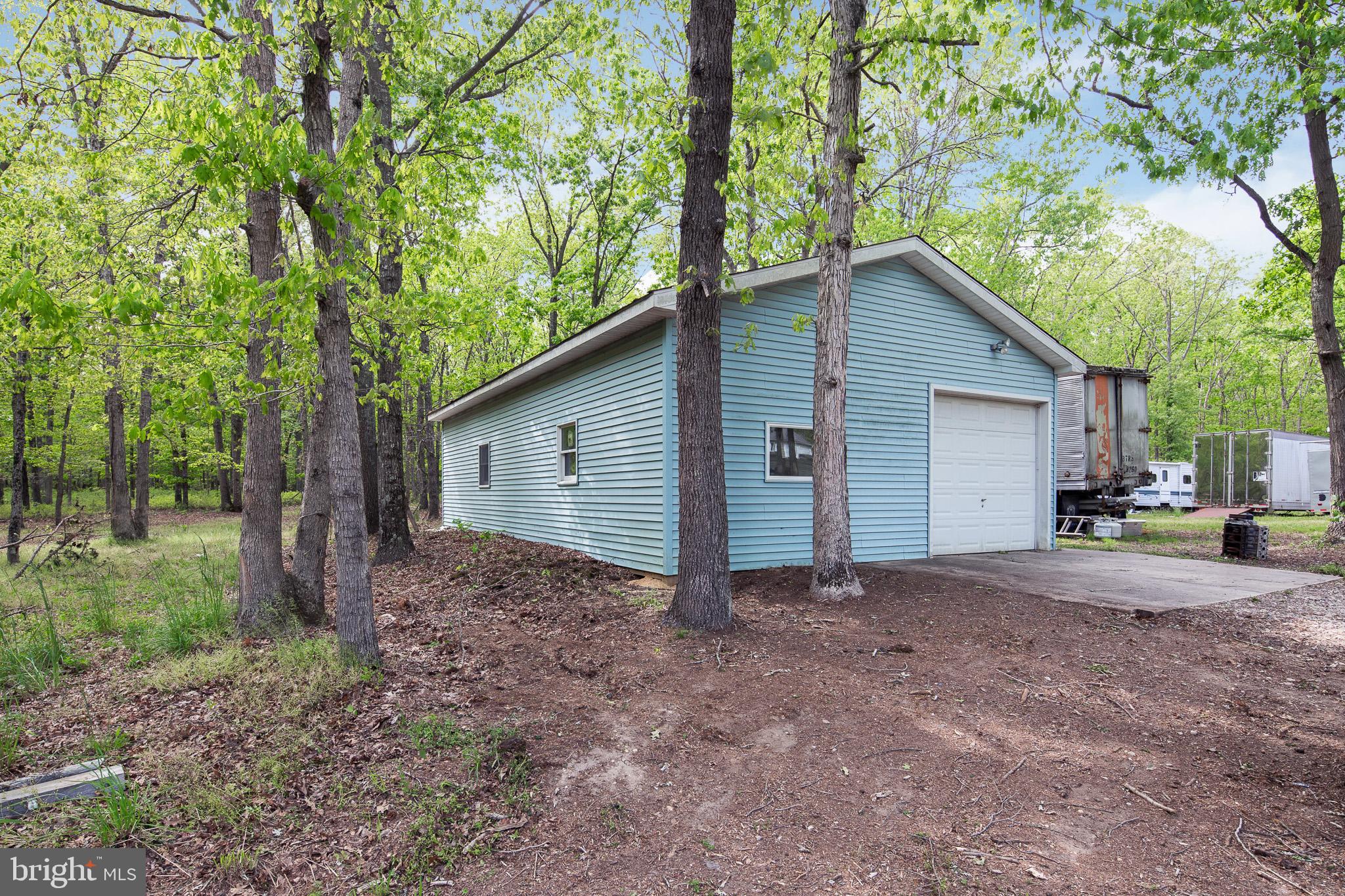 813 Whitehall Road Newfield, NJ 08344 - Photo 26 of 35 HUGE four-car detached garage.