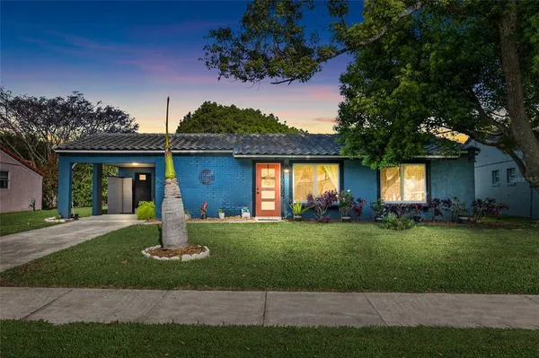 $319,900 | 10520 Montpelier Circle, Orlando, FL 32821