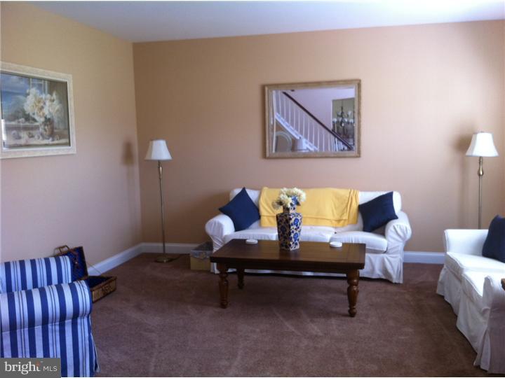 224 New Sweden Road Woolwich Township, NJ 08085 - Photo 4 of 25 Living Room