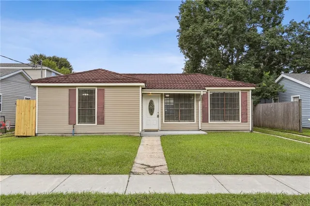 $176,000 | 2928 Palmetto Street, Chalmette, LA 70043