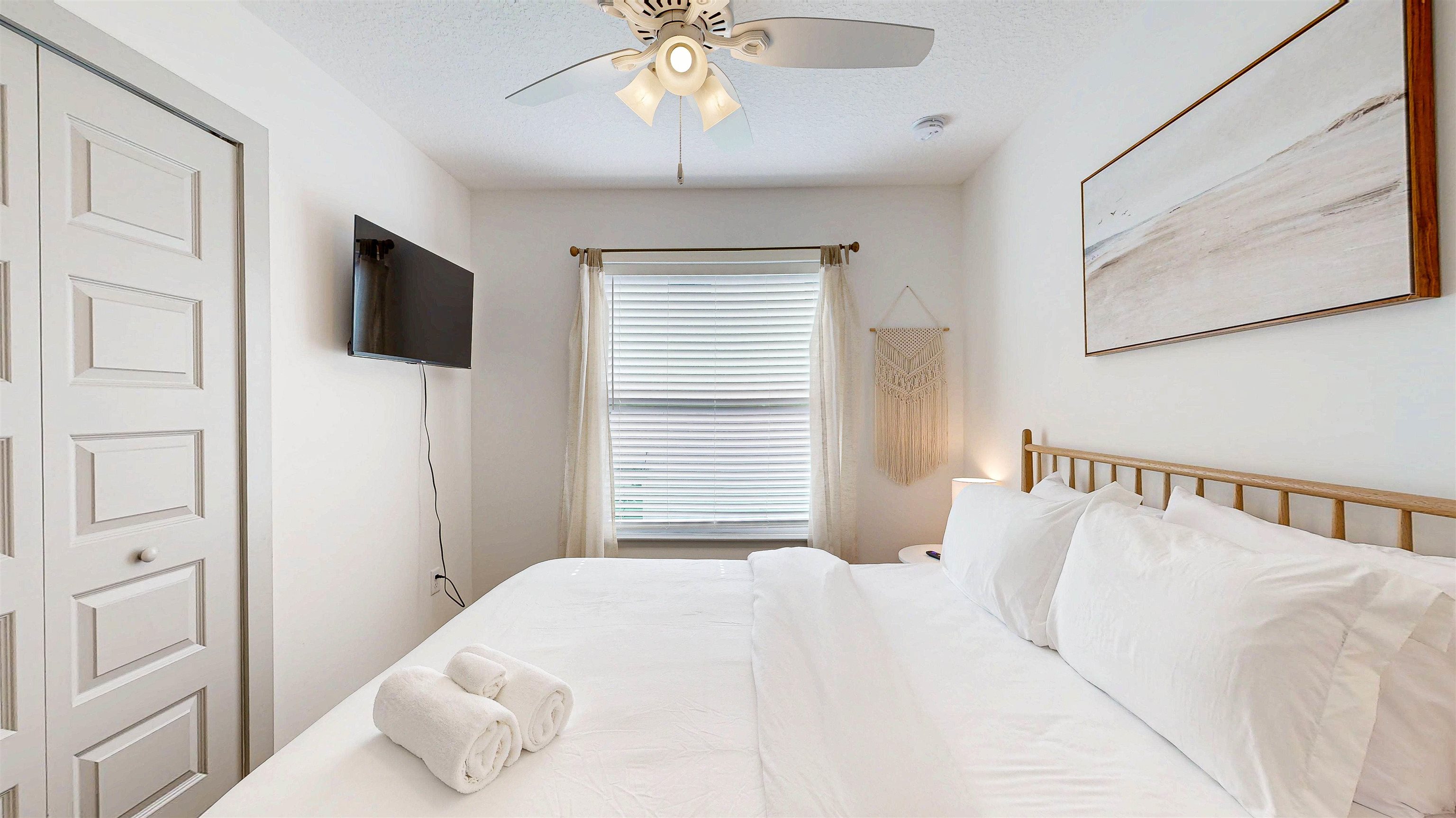 18 Inlet Place St. Augustine, FL 32080 - Photo 73 of 89 a bedroom with a bed and a flat screen tv