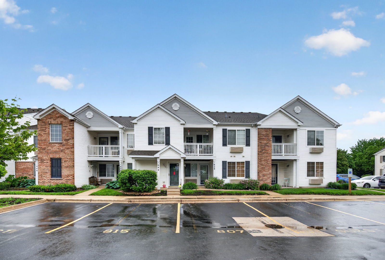1628 McClure Road Aurora, IL 60505 - Photo 4 of 31