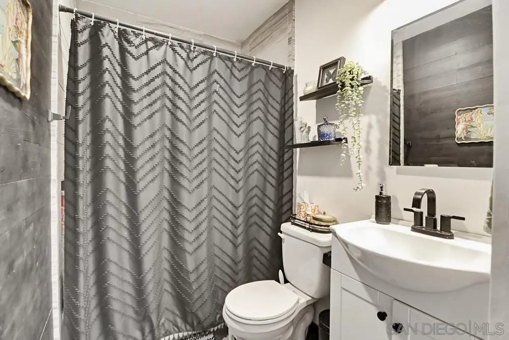 10201 Princess Sarit Way Santee, CA 92071 - Photo 19 of 36