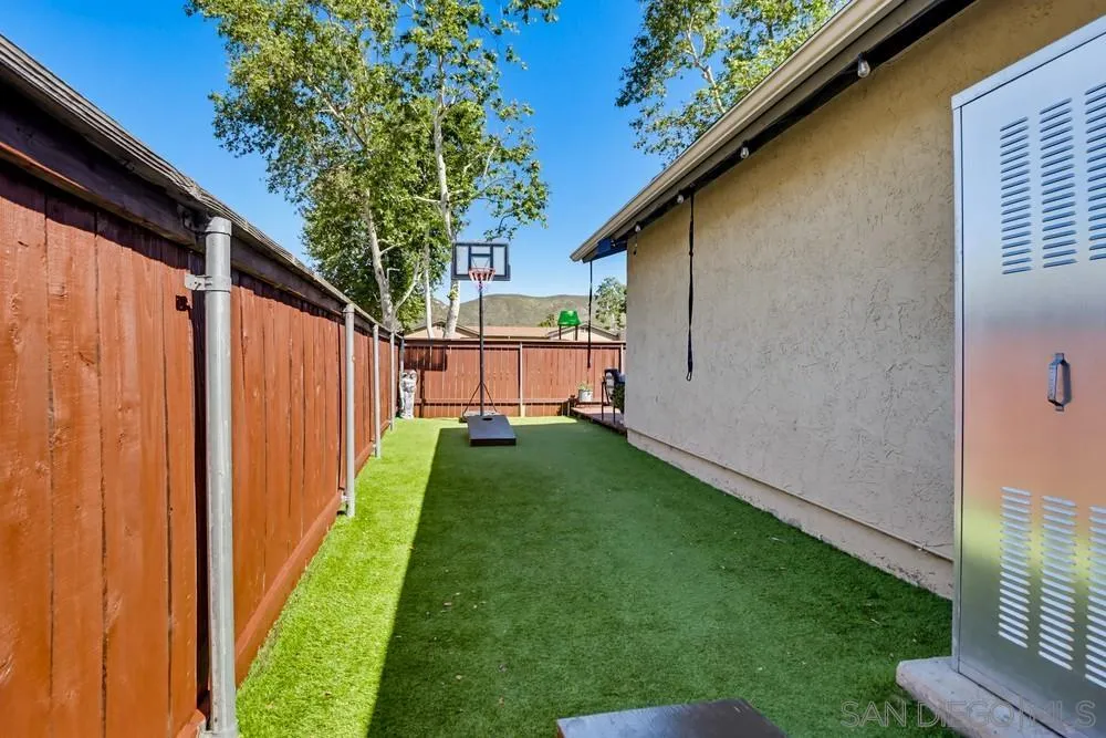 10201 Princess Sarit Way Santee, CA 92071 - Photo 25 of 36